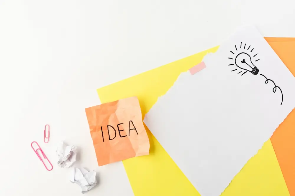 Creazione brochure e locandine Brief creativo e analisi del brand